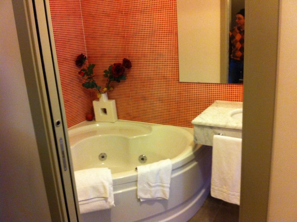 Hôtel Bcomfort à Cagliari Chambre photo