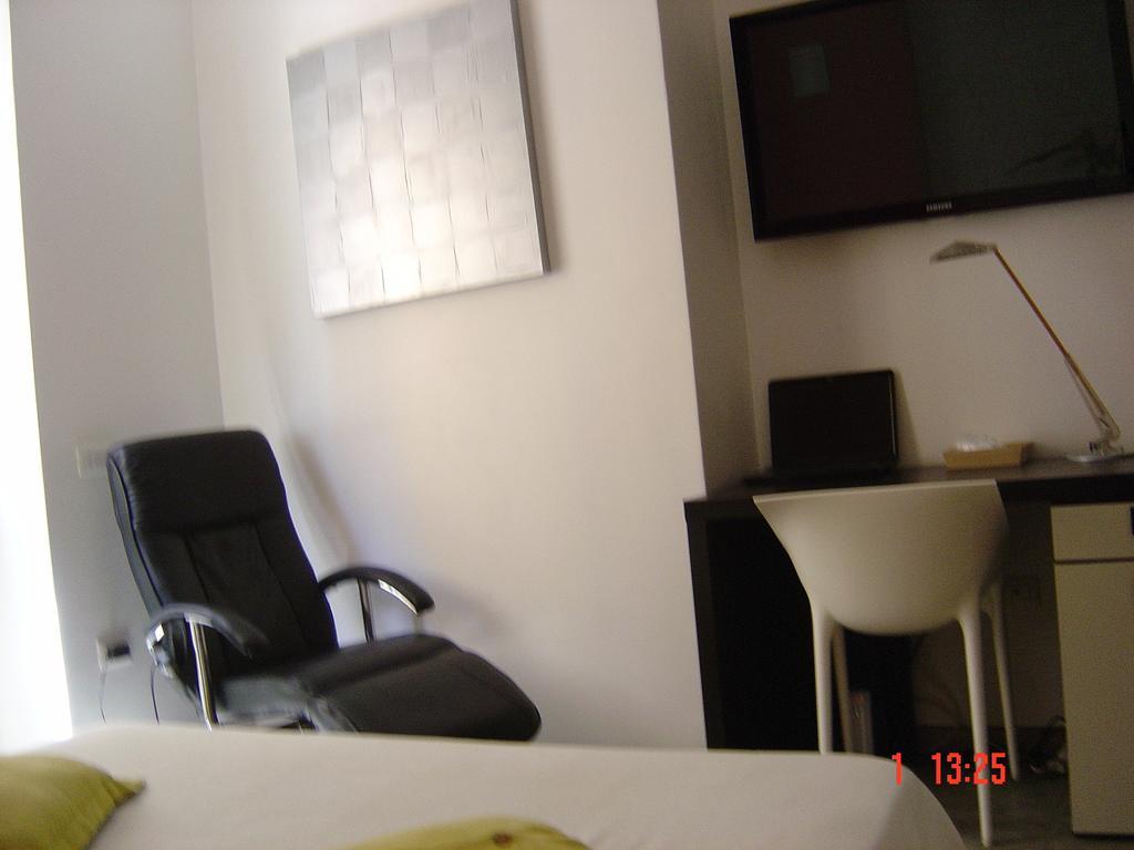 Hôtel Bcomfort à Cagliari Chambre photo